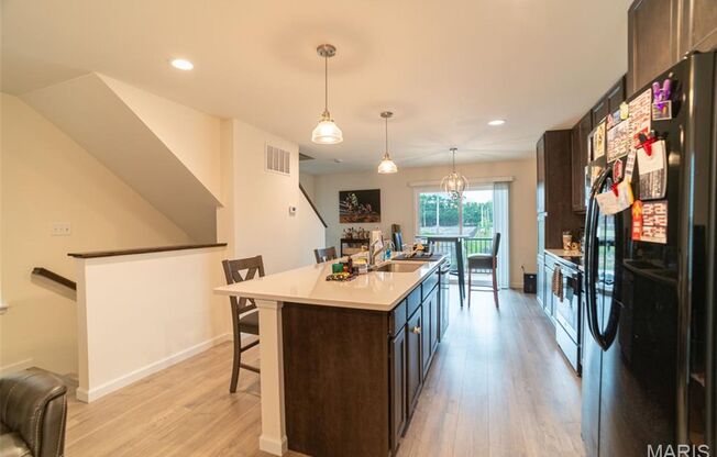 2 beds, 2 baths, 1,154 sqft, $2,500, Unit Daggett Avenue- 5004