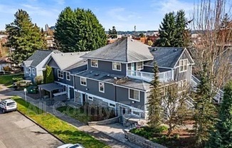 828 BROADWAY AVE