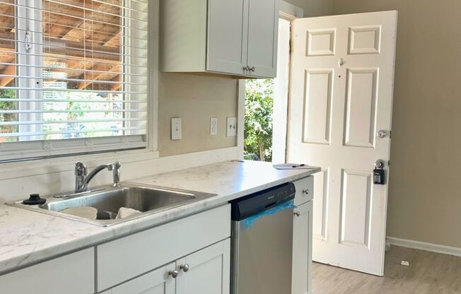 Remodeled 4 bed in Leschi