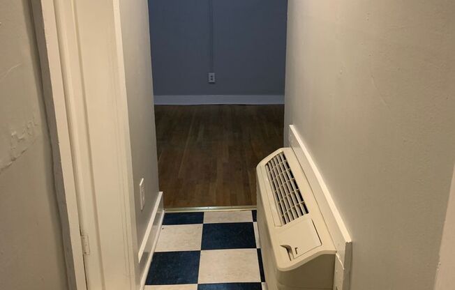 Studio, 1 bath, 500 sqft, $1,195, Unit 742-2