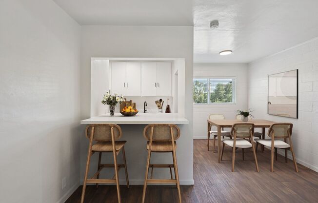 2 beds, 1 bath, 912 sqft, $1,349, Unit E207