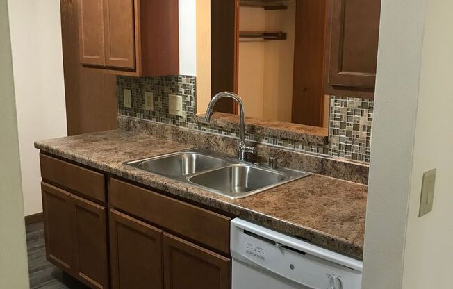 2 beds, 1.5 baths, 1,040 sqft, $1,800, Unit 3172-101