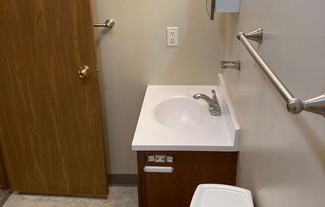 1 bed, 1 bath, 600 sqft, $925, Unit J-3