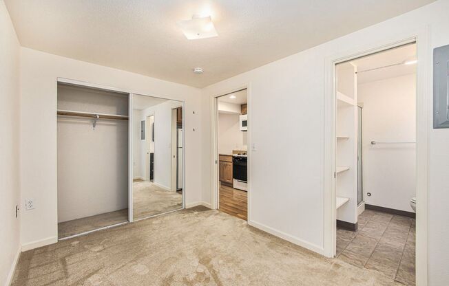 1 bed, 1 bath, $1,700, Unit 935 Central Ave #D - LU