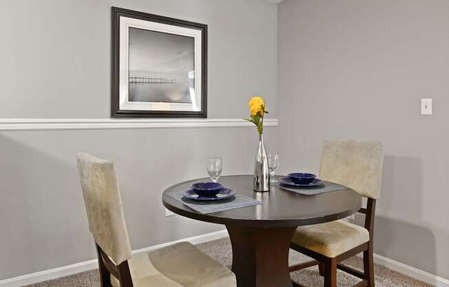 Patchen Oaks Apartments - Dining Area