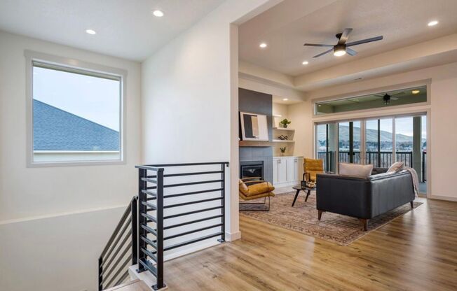 Luxury New Construction Five Bedroom Three Bath home in Richland!