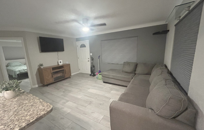 5239 6 AVE N
