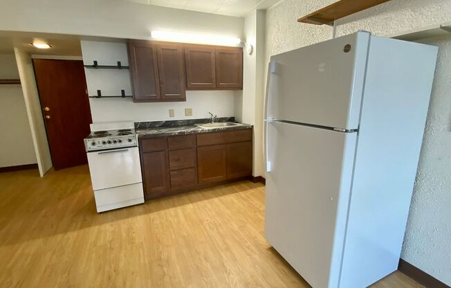 1 bed, 1 bath, 400 sqft, $1,195, Unit 405