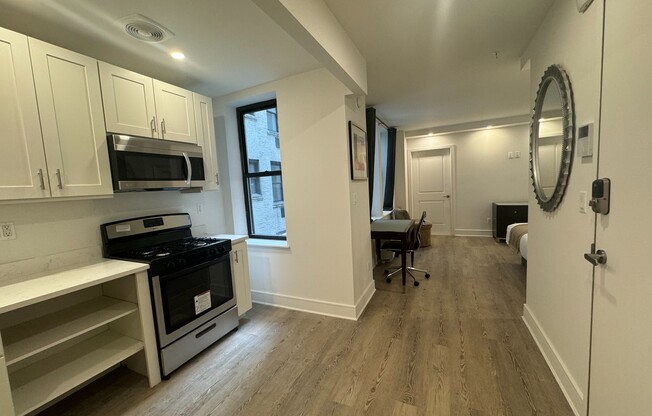 Studio, 1 bath, $3,500, Unit 10G
