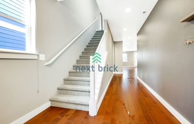 4 BEDS AND 2.5 BATH SINGLE FAMILY HOUSE FOR RENT