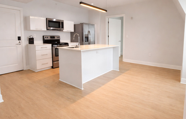 2 beds, 2 baths, 975 sqft, $2,498, Unit PH-14