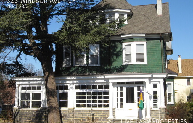 323 WINDSOR AVE