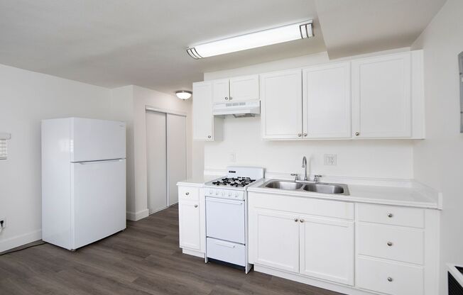 Studio, 1 bath, $1,625, Unit N