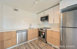 Studio, 1 bath, 600 sqft, $895, Unit 2550 N Ogden St - Unit 12