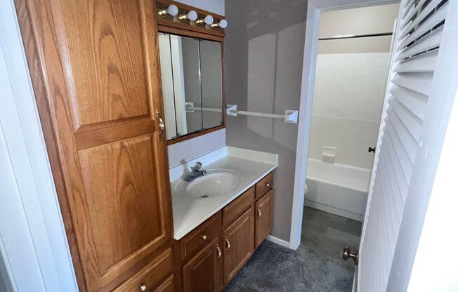 1 bed, 1 bath, 615 sqft, $839, Unit 241