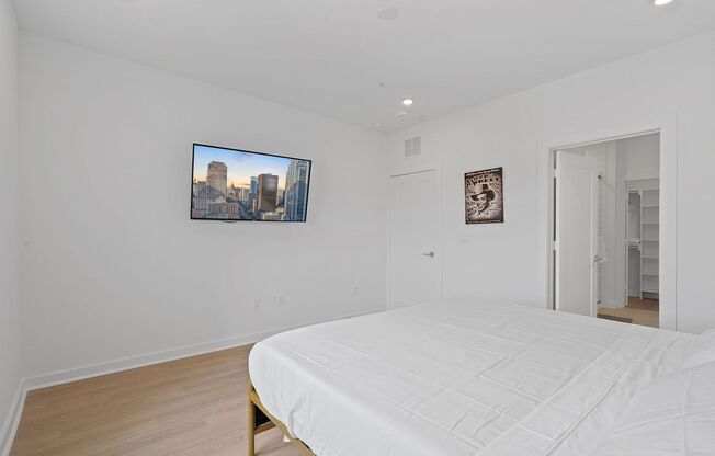 2 beds, 2 baths, 1,001 sqft, $1,675, Unit 218