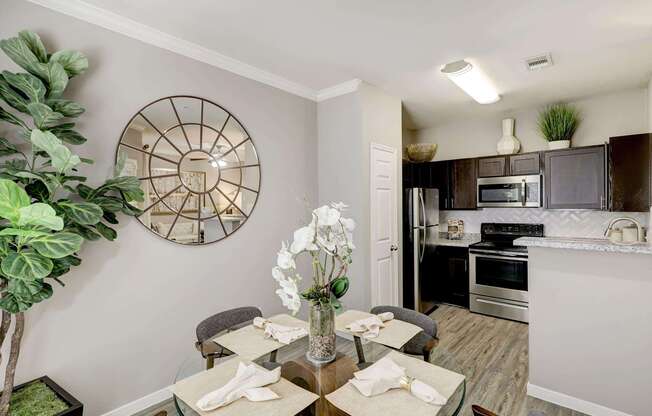 1 bed, 1 bath, 806 sqft, $1,356