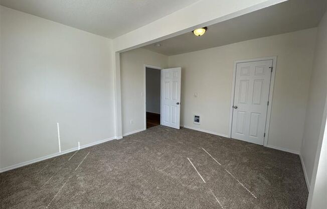 3 beds, 1 bath, 1,216 sqft, $1,845