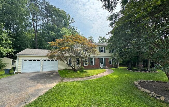 Lovely 4 Bed 3.5 Bath On Single Family Home on Spacious Lot In Stratton Woods