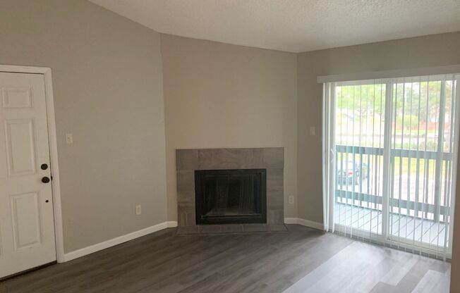 2 beds, 1 bath, $1,500, Unit #208