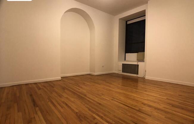 2 beds, 1 bath, $5,958, Unit 8D