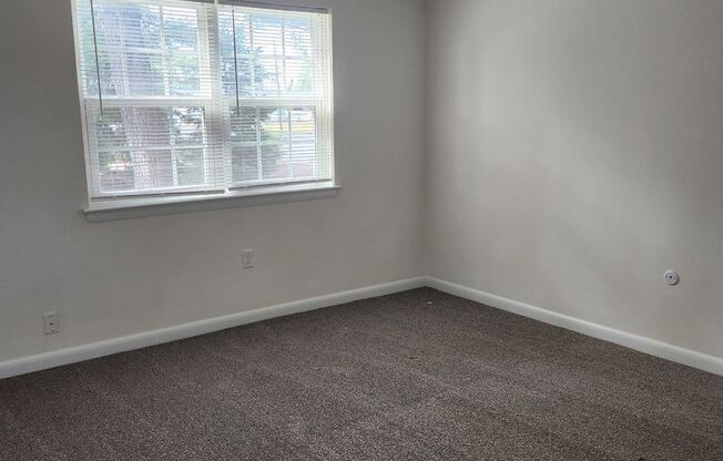 2 beds, 1 bath, 859 sqft, $1,450, Unit GL46005