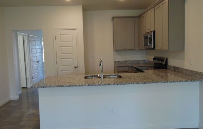 3 beds, 2 baths, 1,175 sqft, $1,590, Unit Unit B