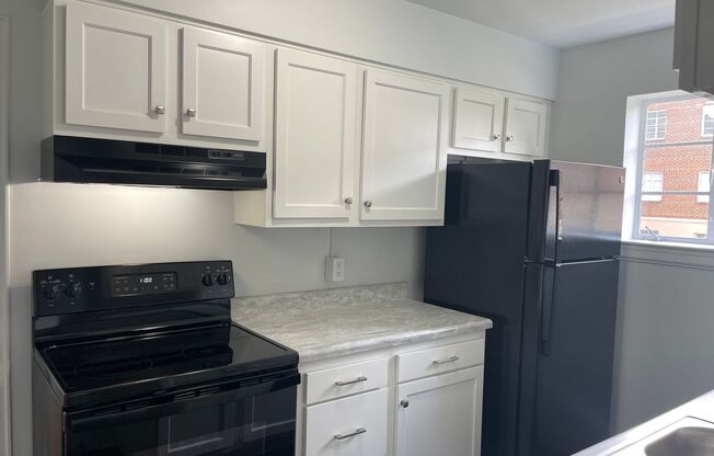 2 beds, 1 bath, 1,050 sqft, $1,150, Unit 31