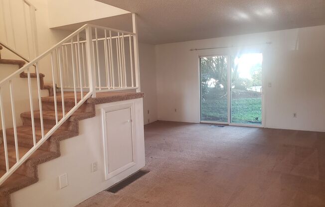 Charming Townhouse! Water Sewer and Garbage Included!