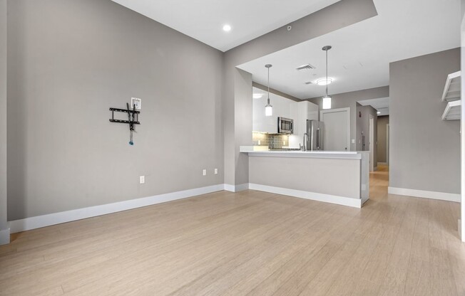 1 bed, 2 baths, 810 sqft, $3,400, Unit 503