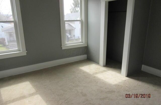 2 beds, 1 bath, $800, Unit 1/2