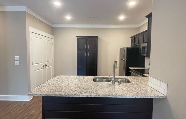 1 bed, 1 bath, 725 sqft, $890, Unit 622