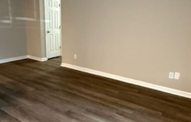 2 beds, 1 bath, 850 sqft, $1,195, Unit 4H