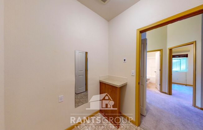 2 beds, 1 bath, $2,000