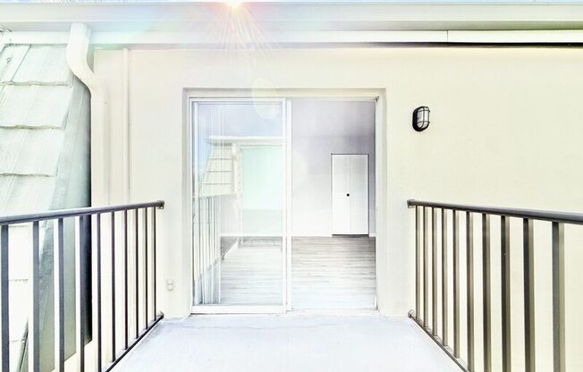 1799 N HIGHLAND AVENUE