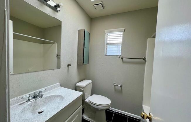 1 bed, 1 bath, 700 sqft, $1,145, Unit 235