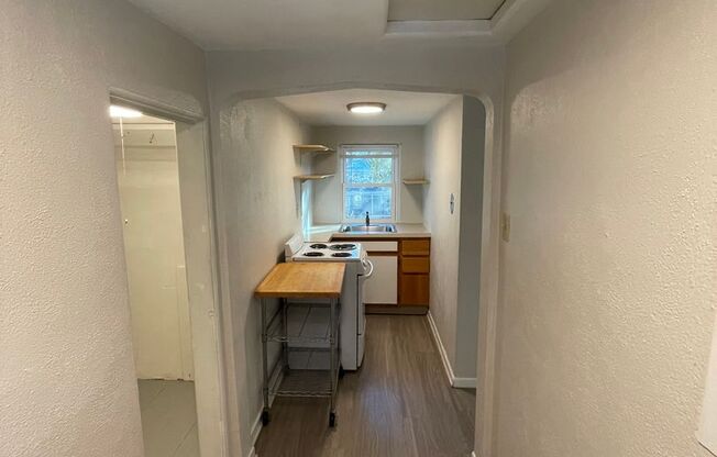 1 bed, 1 bath, $1,610, Unit Unit B (Top Floor)