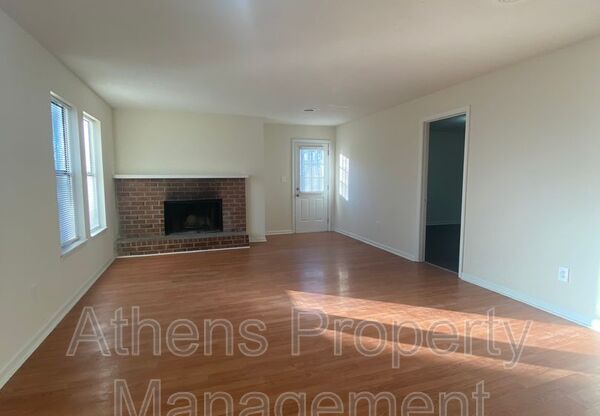 131 PINEHURST CT