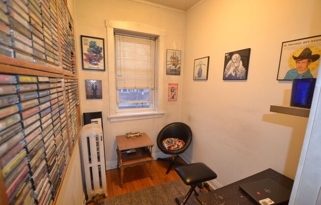 1946 W. Montrose, Unit 12