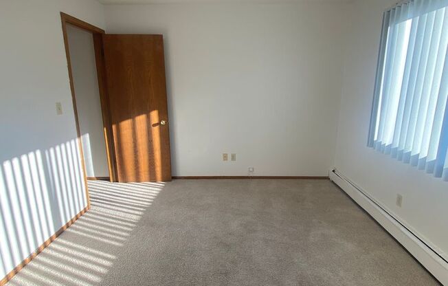 3 beds, 1.5 baths, 1,066 sqft, $1,499, Unit 5180 02