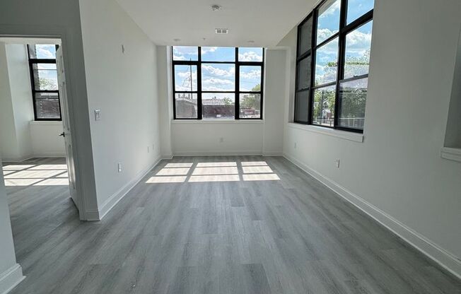 1 bed, 1 bath, 620 sqft, $1,250, Unit 215
