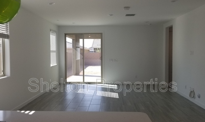 14611 W CHARTER OAK RD