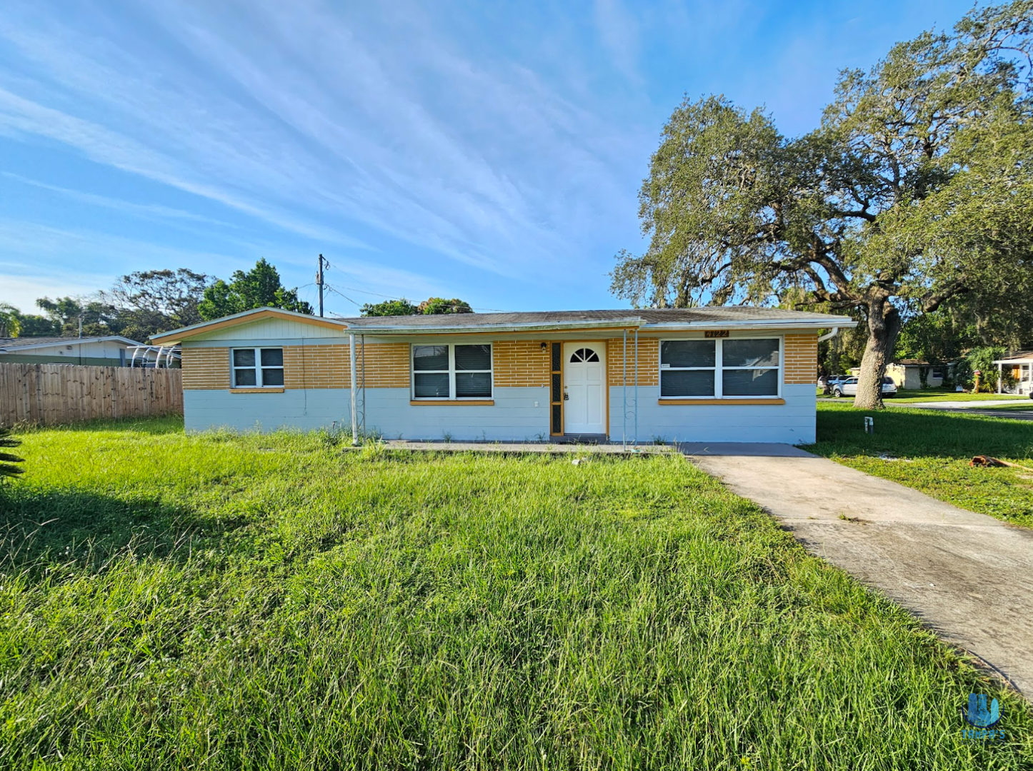 GORGEOUS 2 BEDS | 2 BATHS Home with a BONUS ROOM in Holiday available for rent!