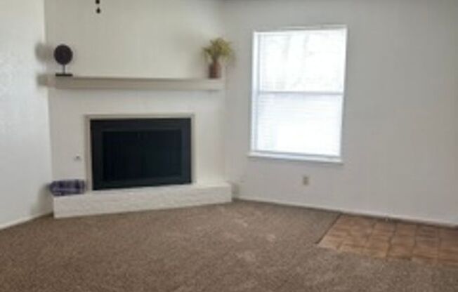 2 beds, 1.5 baths, 1,084 sqft, $915, Unit 0605