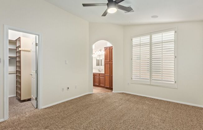 4 beds, 2.5 baths, $2,200, Unit #1171