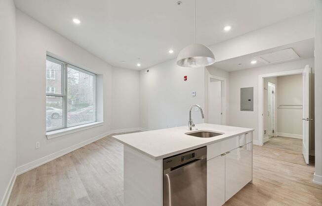 1 bed, 1 bath, 620 sqft, $1,745, Unit A101