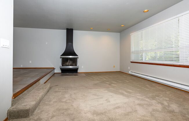 2 beds, 1 bath, $2,100