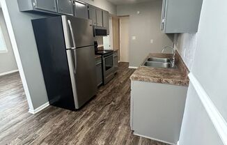 1 bed, 1 bath, 616 sqft, $878, Unit 33