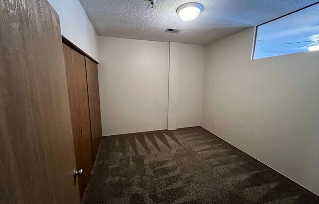 1 bed, 1 bath, 700 sqft, $825, Unit 708