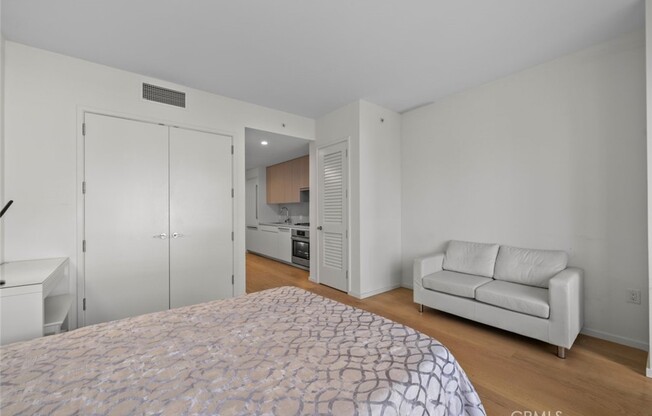 Studio, 1 bath, 519 sqft, $2,700, Unit 617